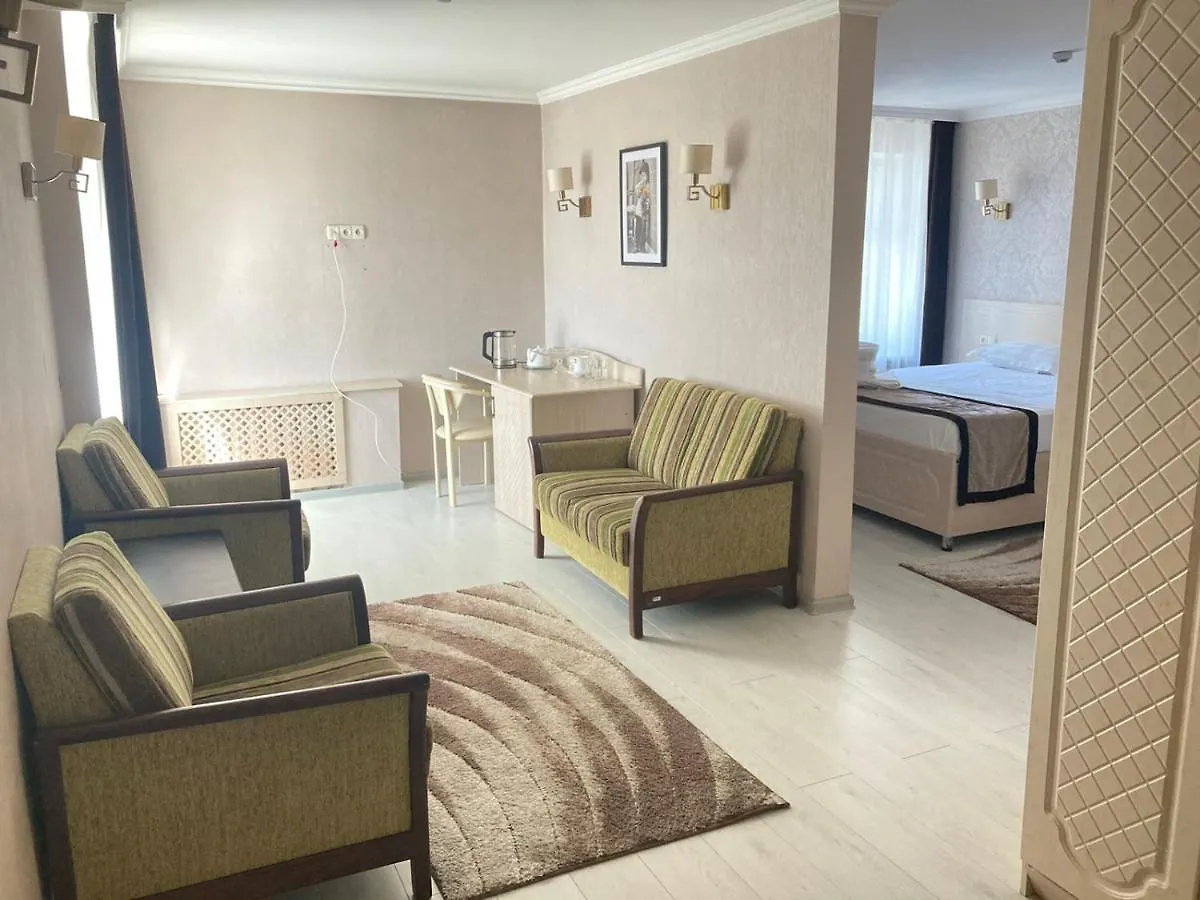 Турист Nur-Sultan  Hotel